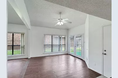 1638 Kingspoint Drive, Carrollton, TX 75007 - Photo 8