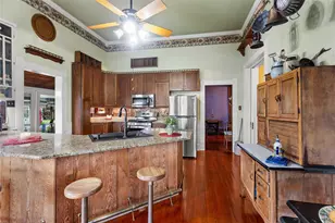 303 Market St W, Honey Grove, TX 75446 - Photo 6