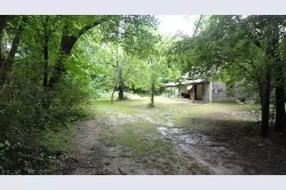 303 W College Street, Trenton, TX 75490 - Photo 6