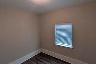 105 Dupont Cir, Fort Worth, TX 76134 - Photo 12