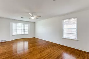 9610 Livenshire Dr, Dallas, TX 75238 - Photo 4