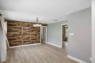 801 Broadway Avenue, Euless, TX 76040 - Photo 8