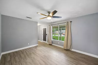 801 Broadway Avenue, Euless, TX 76040 - Photo 6