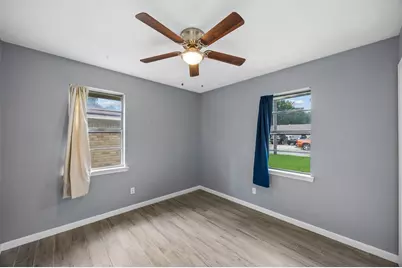 801 Broadway Avenue, Euless, TX 76040 - Photo 20