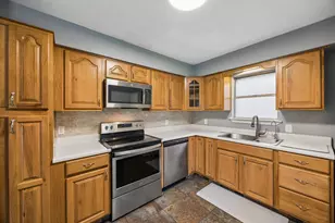 801 Broadway Ave, Euless, TX 76040 - Photo 12