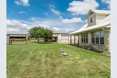 560 Meadow Lane, Crawford, TX 76638 - Photo 18