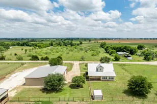 560 Meadow Ln, Crawford, TX 76638 - Photo 6