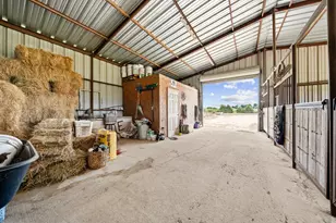 560 Meadow Ln, Crawford, TX 76638 - Photo 10