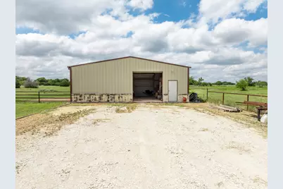 560 Meadow Lane, Crawford, TX 76638 - Photo 12