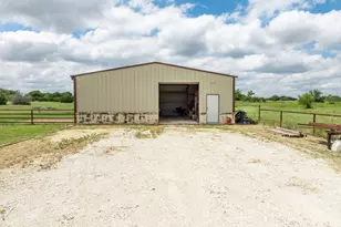 560 Meadow Ln, Crawford, TX 76638 - Photo 12