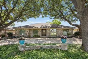 8716 Echo Valley Dr, Dallas, TX 75243 - Photo 2