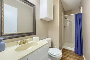 5901 Guildwood Dr, Arlington, TX 76017 - Photo 16