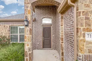 710 Teakwood Dr, Greenville, TX 75402 - Photo 2