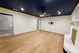 2021 Lexington Pl, Bedford, TX 76022 - Photo 6