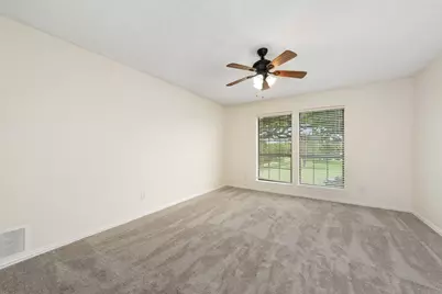 915 W Pleasant Run Road, DeSoto, TX 75115 - Photo 34