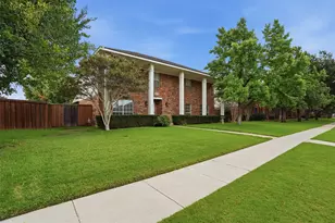 1037 Monarch Dr, Lewisville, TX 75067 - Photo 2