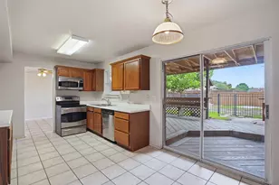 1037 Monarch Dr, Lewisville, TX 75067 - Photo 10