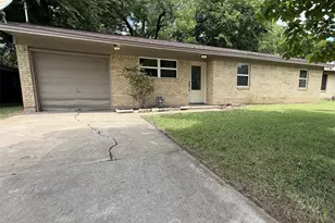 542 W Wilson St, Cleburne, TX 76033 - Photo 2