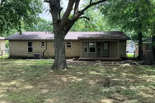 542 W Wilson St, Cleburne, TX 76033 - Photo 14