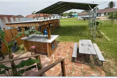 804 W Madison Avenue, Port O Connor, TX 77982 - Photo 4