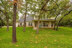 263 Oak Creek Cir, Springtown, TX 76082 - Photo 2