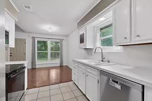 424 Ferenz Ave, Crowley, TX 76036 - Photo 10