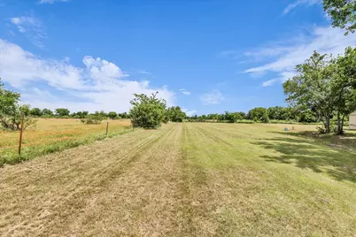 338 Shelly Lane, Woodway, TX 76712 - Photo 8