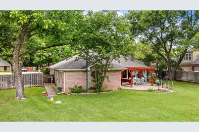 8912 Green Leaves Drive, Granbury, TX 76049 - Photo 6