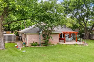 8912 Green Leaves Dr, Granbury, TX 76049 - Photo 6