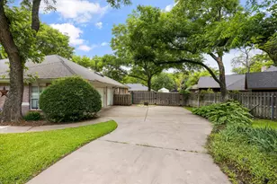 8912 Green Leaves Dr, Granbury, TX 76049 - Photo 34