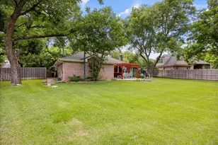8912 Green Leaves Dr, Granbury, TX 76049 - Photo 32