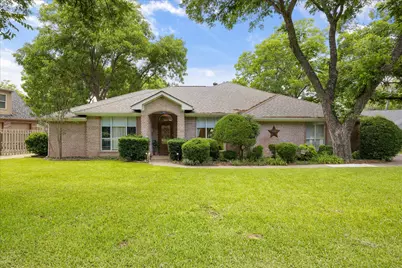 8912 Green Leaves Drive, Granbury, TX 76049 - Photo 8