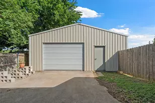 105 James Wesley Dr, Robinson, TX 76706 - Photo 2