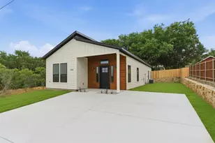 2703 Brazos River Dr, Granbury, TX 76048 - Photo 4