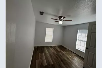 1427 Diceman Avenue, Dallas, TX 75203 - Photo 6
