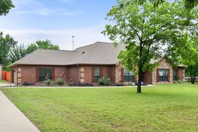 2913 Bairds Lane, Burleson, TX 76028 - Photo 2