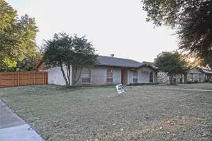 1000 Windy Meadow Dr, Plano, TX 75023 - Photo 2