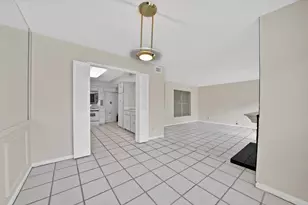 12574 Burninglog Ln, Dallas, TX 75243 - Photo 14