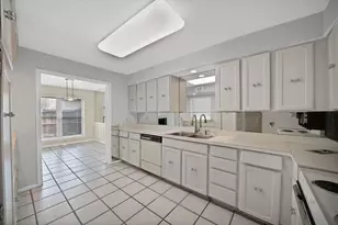 12574 Burninglog Ln, Dallas, TX 75243 - Photo 12