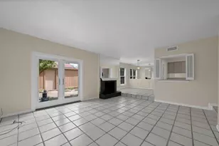 12574 Burninglog Ln, Dallas, TX 75243 - Photo 18