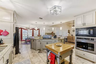 7835 Portwood Road, Azle, TX 76020 - Photo 10