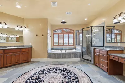 410 Mills Street, Fort Worth, TX 76102 - Photo 18