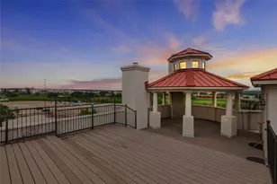 410 Mills St, Fort Worth, TX 76102 - Photo 2