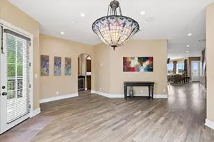 410 Mills St, Fort Worth, TX 76102 - Photo 8