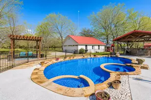 168 Country Dr, Waco, TX 76705 - Photo 4