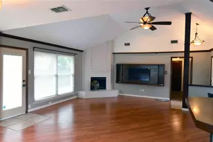 2406 Redbrook Ct, Arlington, TX 76014 - Photo 6