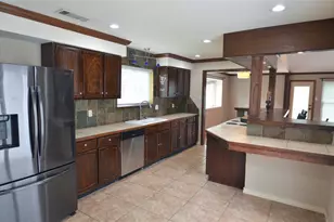2406 Redbrook Ct, Arlington, TX 76014 - Photo 10