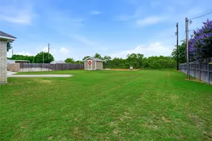207 Bonita Dr, Granbury, TX 76049 - Photo 16