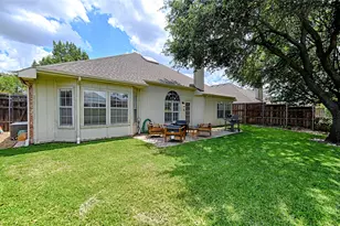 10013 White Ln, Irving, TX 75063 - Photo 18