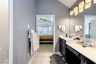 10013 White Ln, Irving, TX 75063 - Photo 16